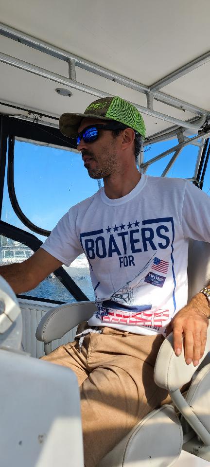 Ink Trendz® Boaters For Trump Keep America Great Sport fishing Parade T-Shirt